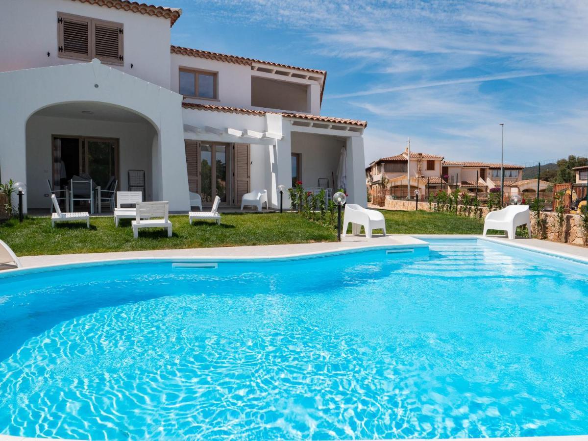 Villetta Con Piscina Budoni Affitti Spiaggia 700 Mt 외부 사진