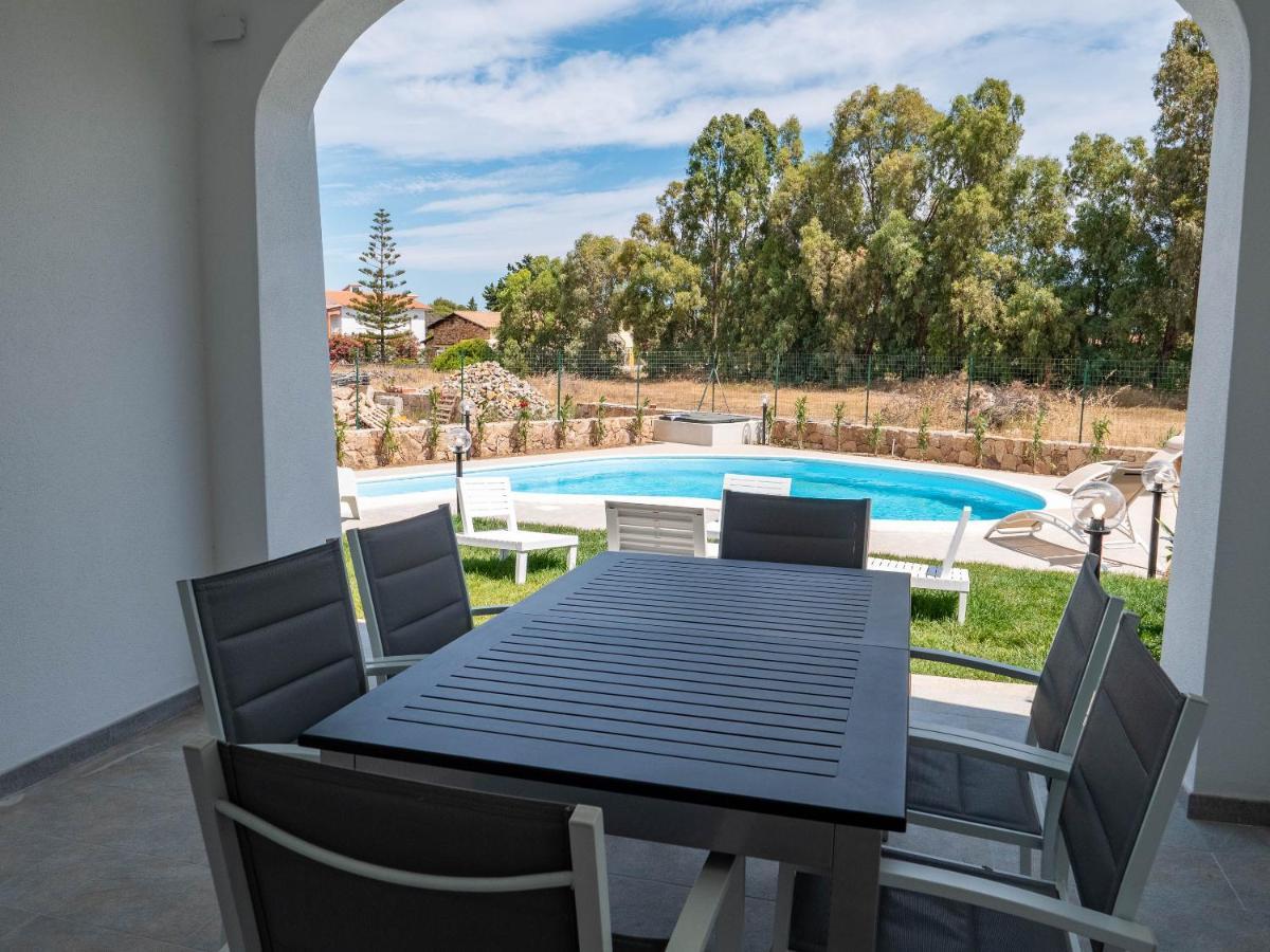 Villetta Con Piscina Budoni Affitti Spiaggia 700 Mt 외부 사진
