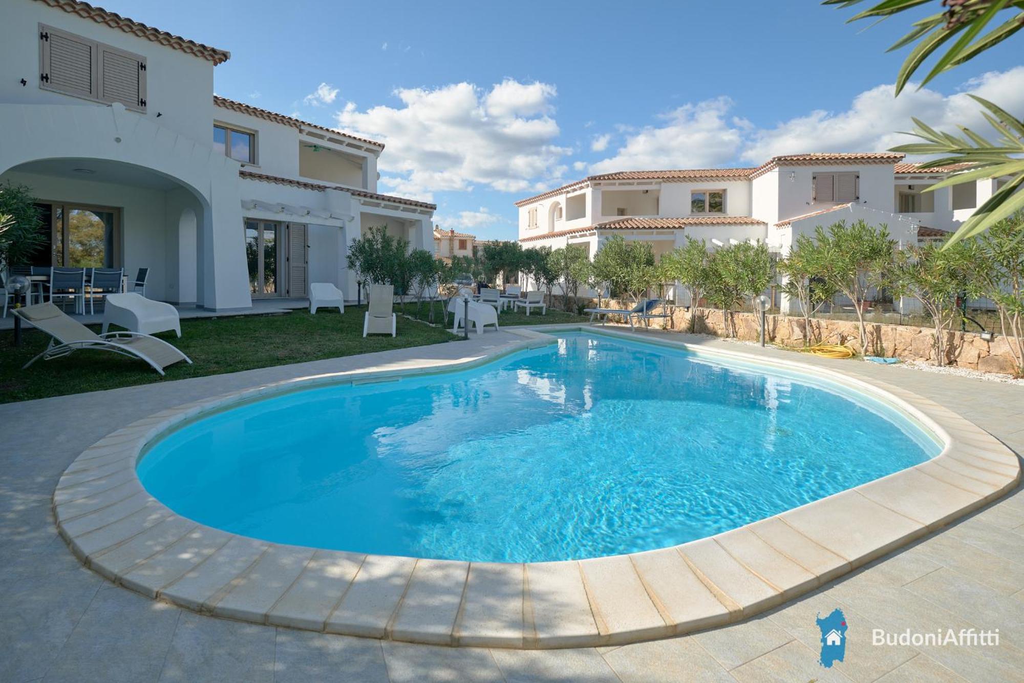 Villetta Con Piscina Budoni Affitti Spiaggia 700 Mt 외부 사진
